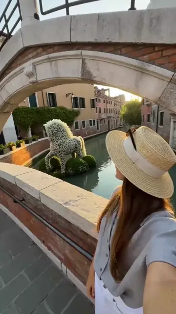 Friend POV Water-City Travel Vlog
