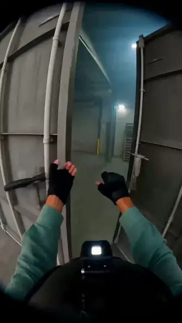 Warehouse Breach to Rooftop Action One-Shot FPV